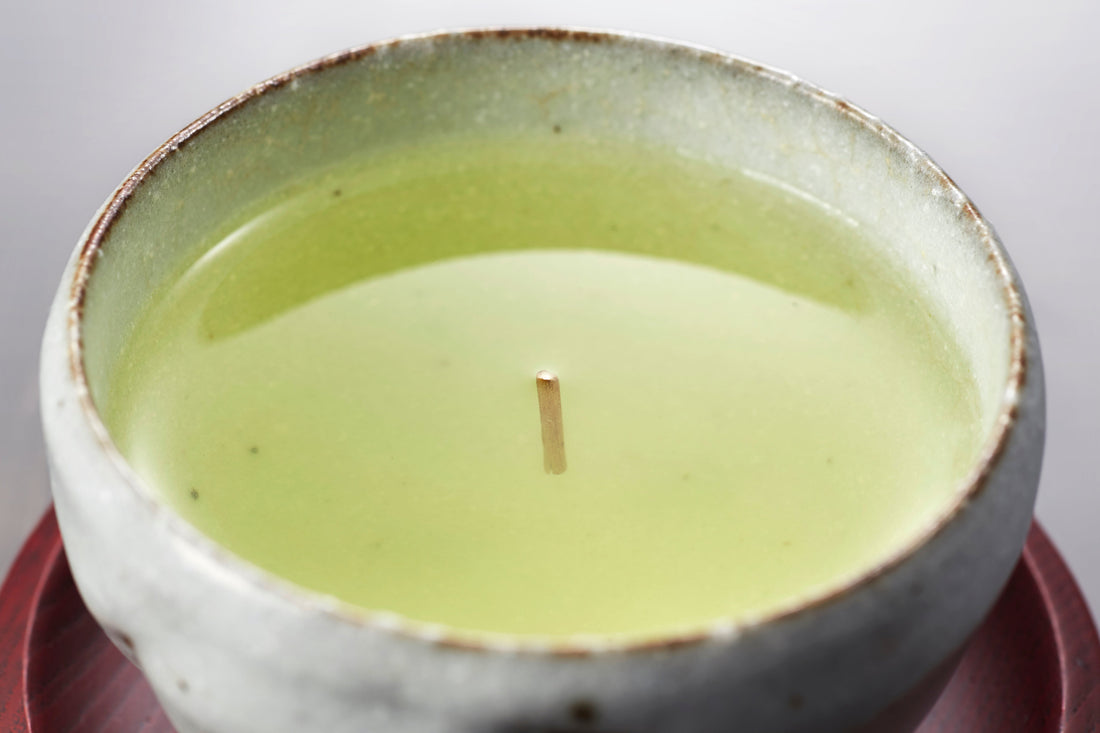 「茶柱」一杯のお茶に浮かぶ幸運の兆し